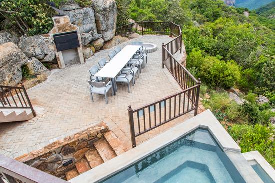 Blyde Canyon, A Forever Resort: 12-Sleeper Guesthouse. 6 Bedrooms (5 queen beds & 1 bunk bed) 