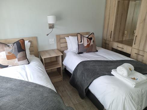 Blyde Canyon, A Forever Resort: 8-Sleeper Guesthouse. 4 Bedrooms (1 double bed & 6 single beds)