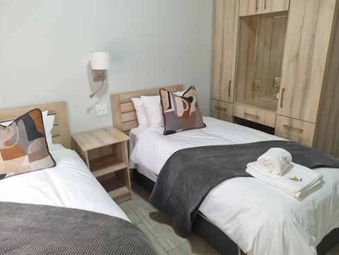 Blyde Canyon, A Forever Resort: 8-Sleeper Guesthouse. 4 Bedrooms (1 double bed & 6 single beds)