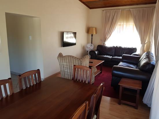 Blyde Canyon, A Forever Resort: 6-Sleeper Chalet. 2 bedrooms (1 double bed & 2 bunk beds)